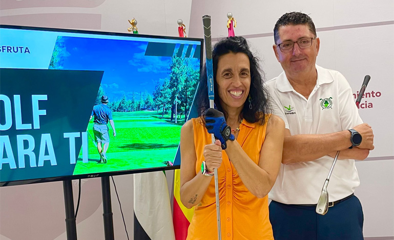 ‘Golf para ti’ abre la puerta a practicar este deporte en la ciudad