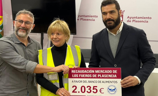 El Mercado de los Fueros dona más de 2.000 euros al Banco de alimentos de Plasencia