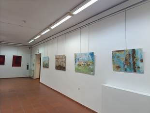 Del trazo invisible al todo fragmentado: dos nuevas exposiciones dialogan en el Complejo Cultural Santa María de Plasencia
